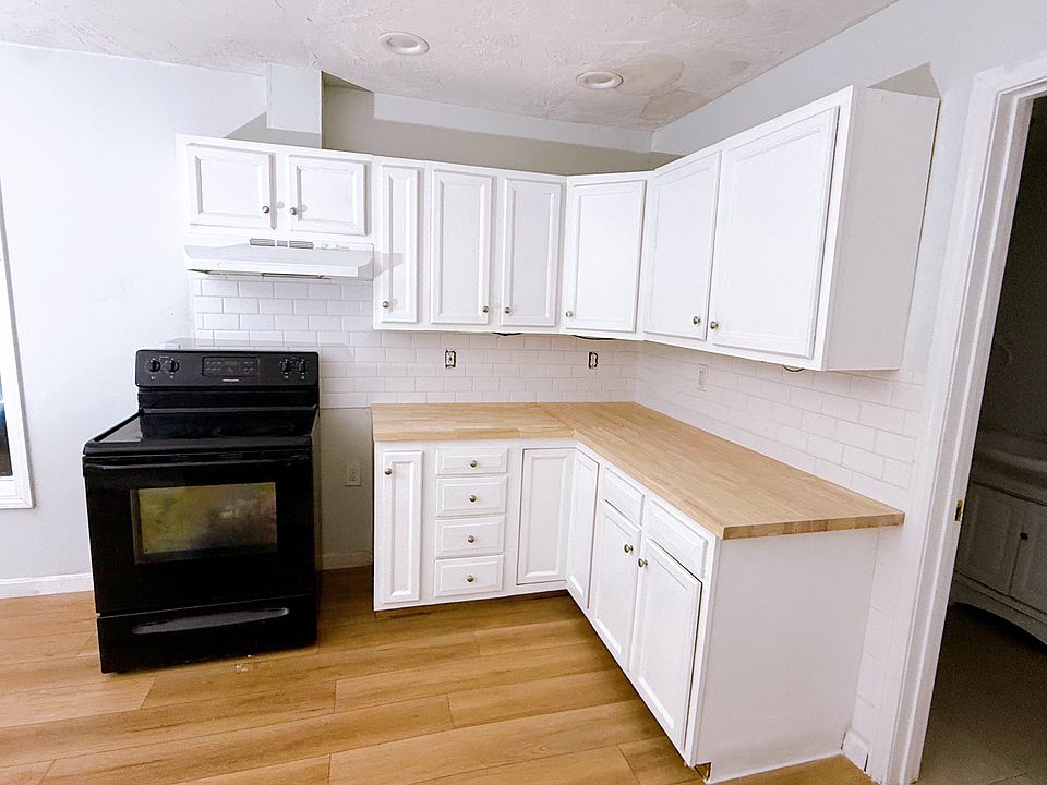 2nd image of 29 Goddard St #1