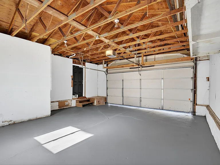 2544 Spring Forest Rd — Photo 47