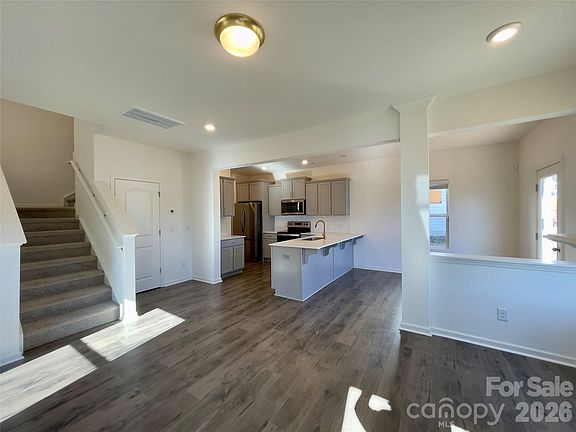 4th image of 71 Cobbler Dr