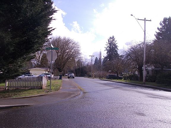 5th image of 204 N Hubbard Ave