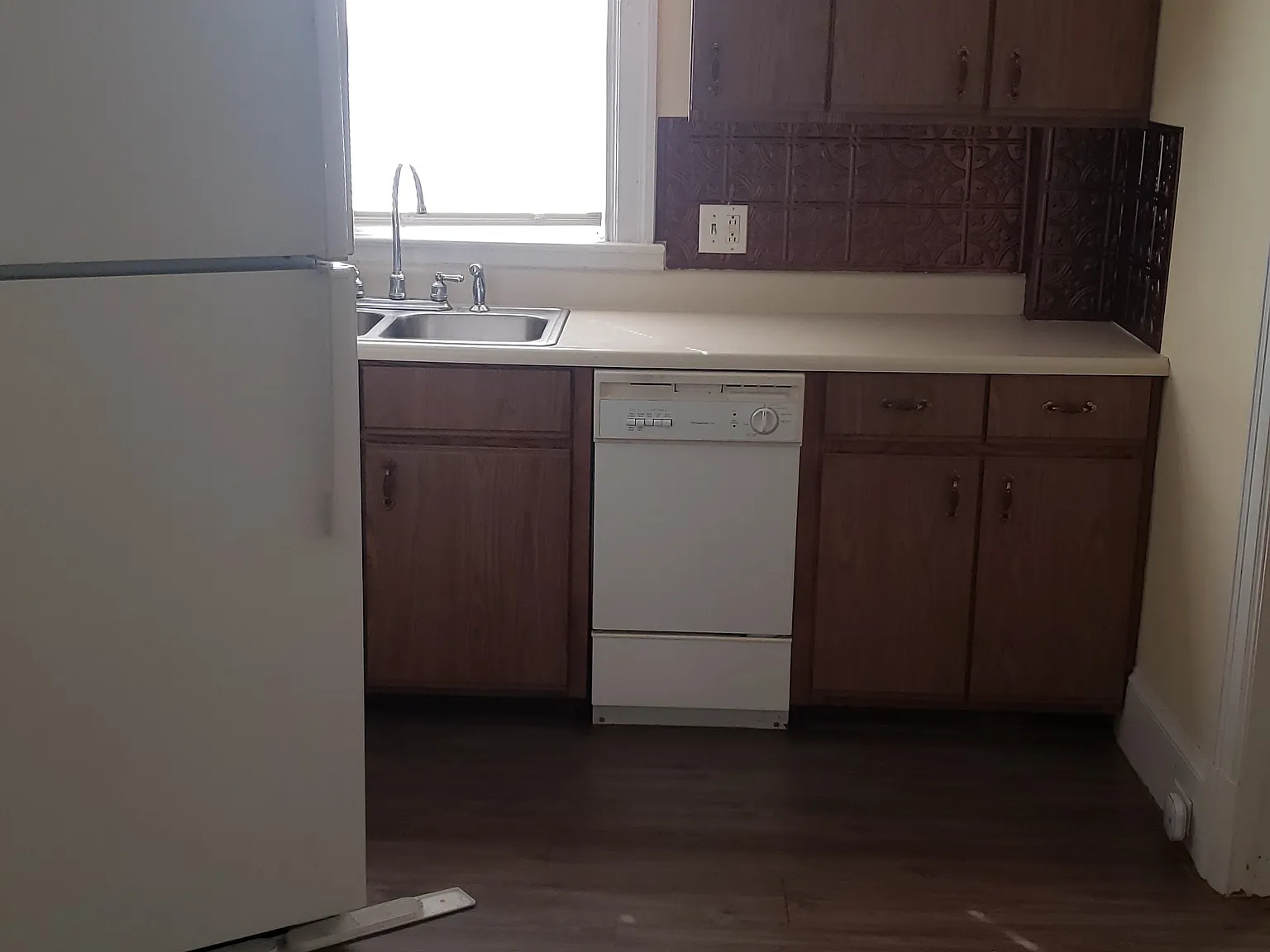 2 bed, 1100 sqft, $1,250 — Photo 4