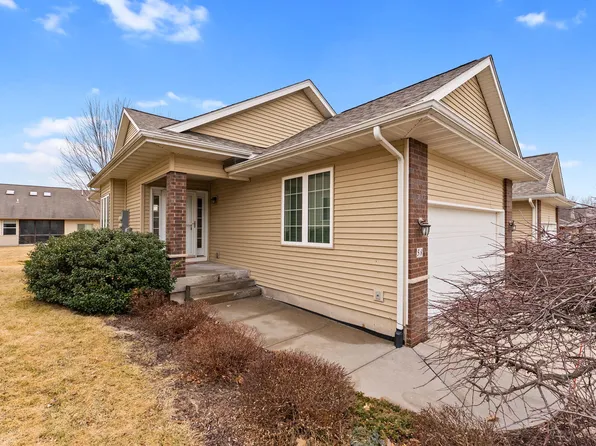 58 Bentwood Dr, Muscatine, IA 52761