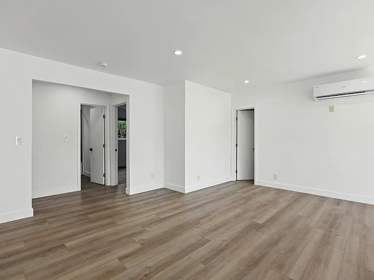 8777 Cadillac Ave #2 — Photo 11