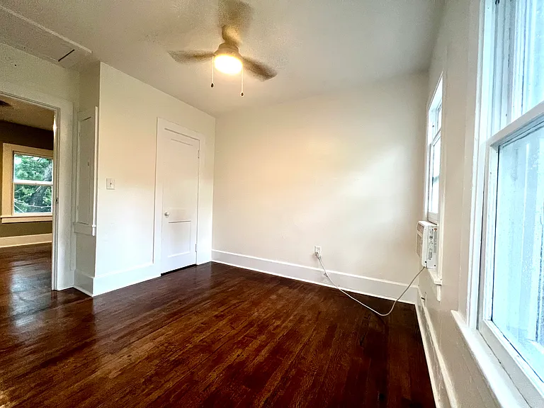 1017 6th St S #3 — Photo 8