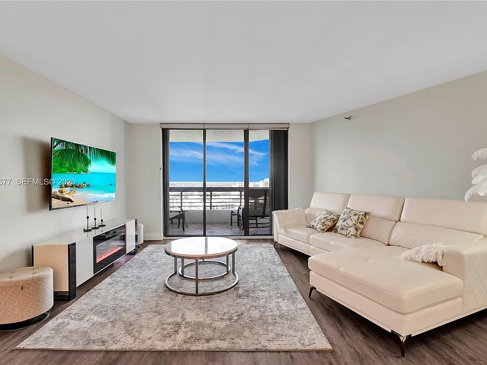 3500 Mystic Pointe Dr #3302