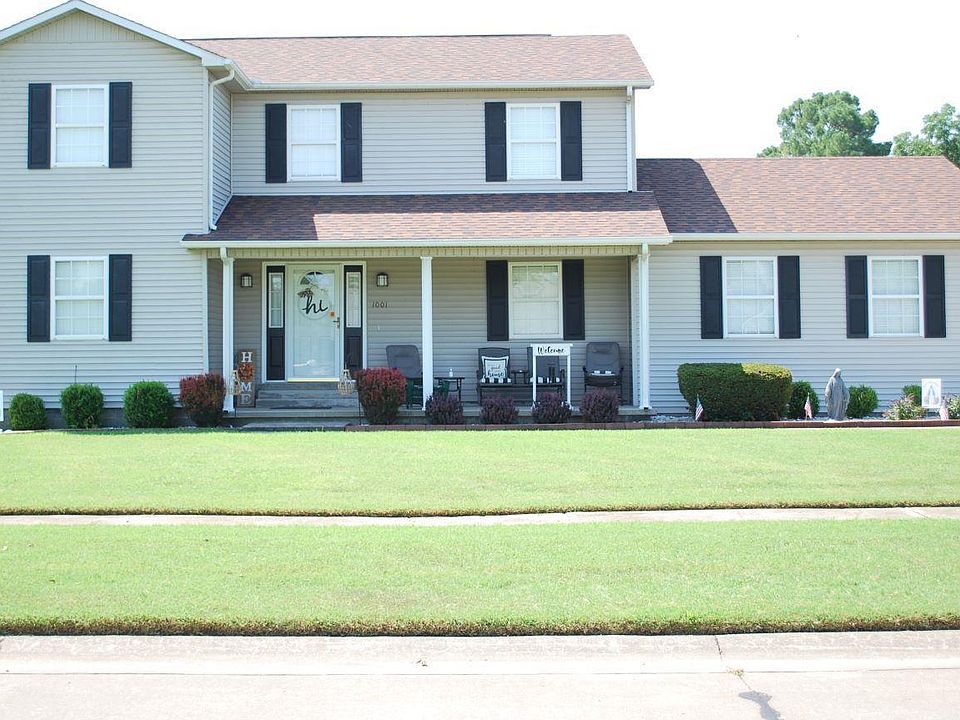 1st image of 1001 Saint Francis Ln