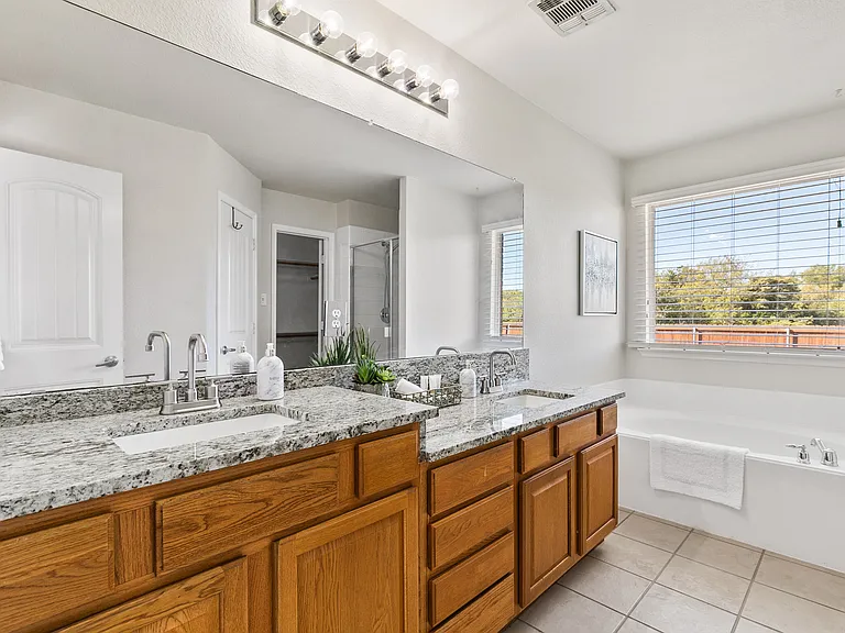 1309 Lonesome Dove Trl — Photo 9