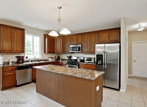 3rd image of 10890 Cortland Ln