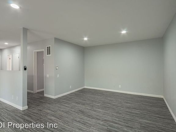 5th image of 1527 Yale St APT 07
