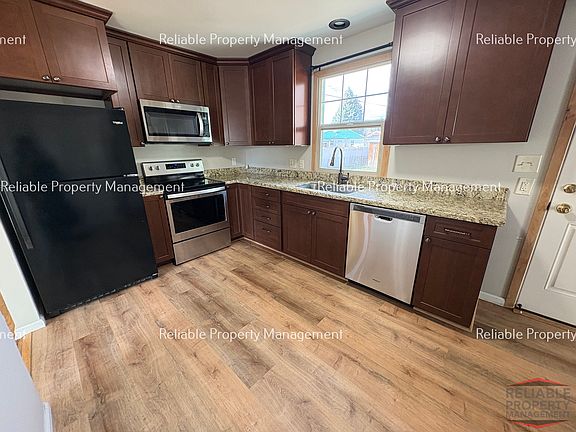 2nd image of 823 Saturn Ave