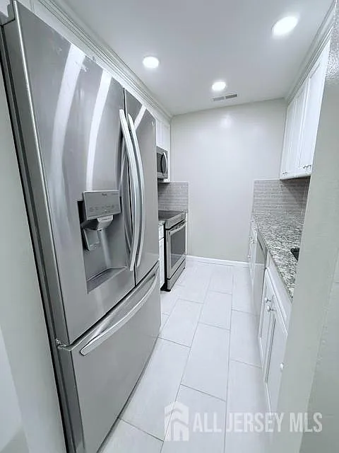 2 bed, 2.0 bath, $2,350 — Photo 3