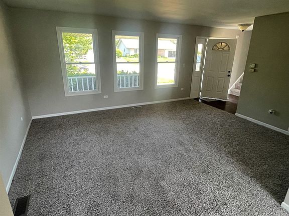 3rd image of 71 Victorian Dr