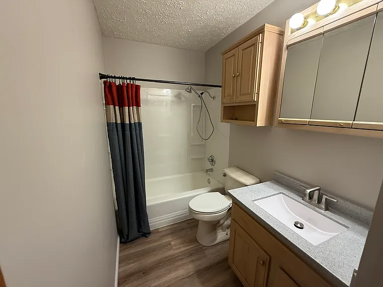 4126 W Belle Ave — Photo 4