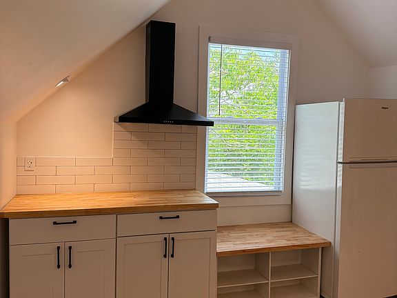 3rd image of 1573 Belmar Rd #3