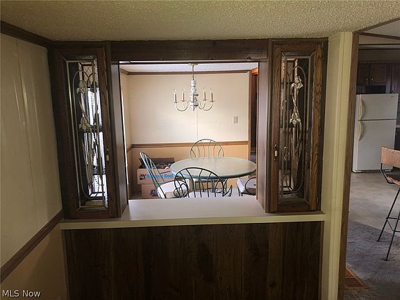 5th image of 344 Edgewater Pines Dr