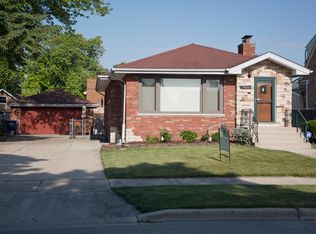 9528 S Sawyer Ave, Evergreen Park, IL 60805