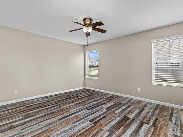 6593 Buckingham Palace Dr — Photo 21