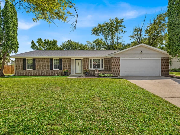 9010 Deer Run Dr, Indianapolis, IN 46256