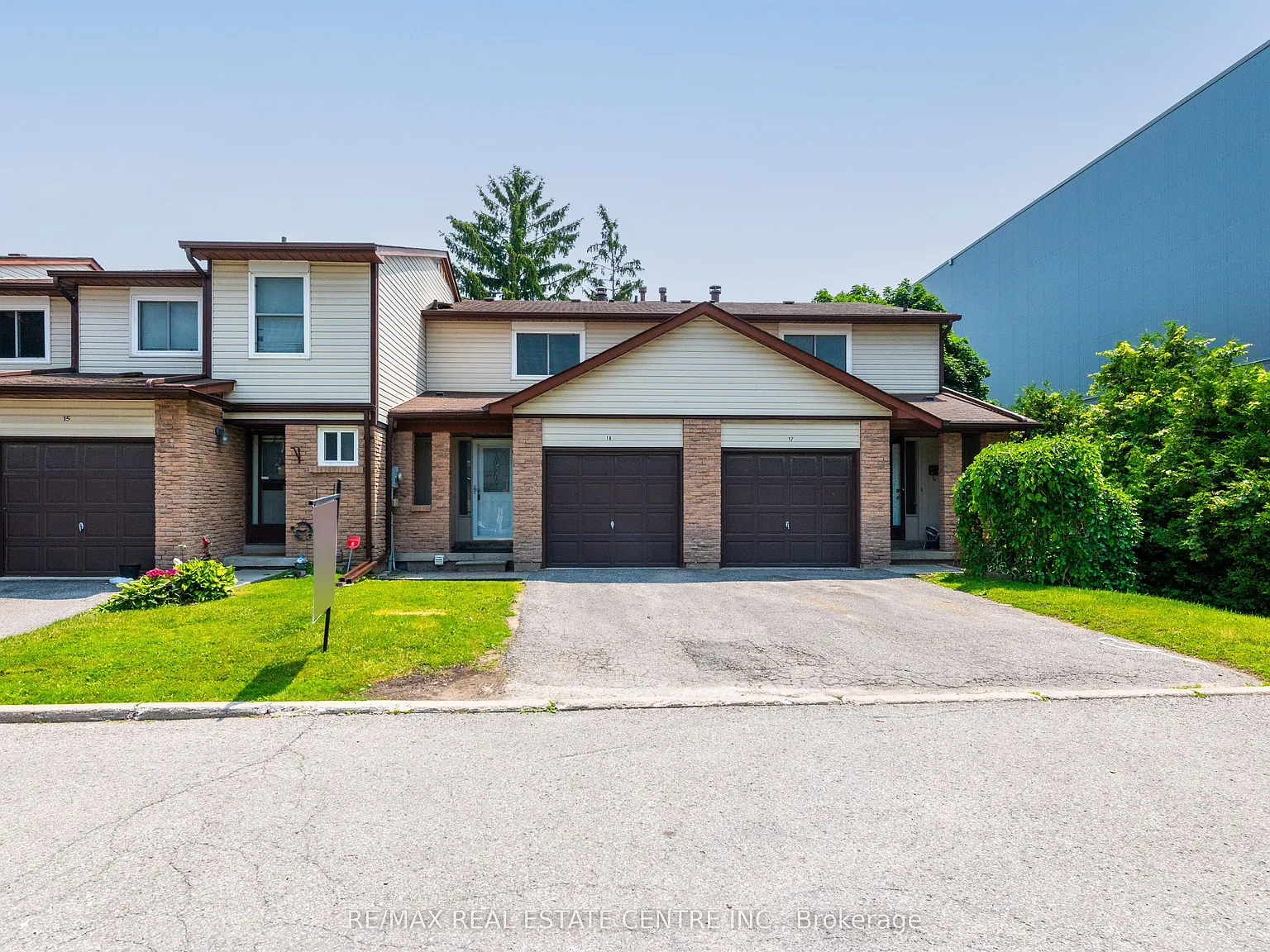 3 bed, $2,700 — Photo 2