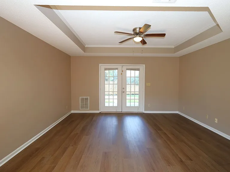 203 Blue Pool Dr — Photo 2