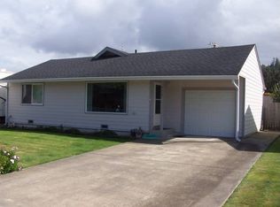 2620 Longwood Dr, Reedsport, OR 97467