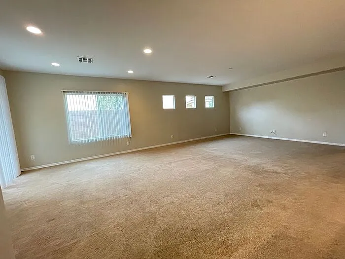 2928 Pitgaveny Ave — Photo 2