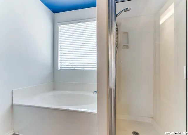 9510 Caspian Frst — Photo 17