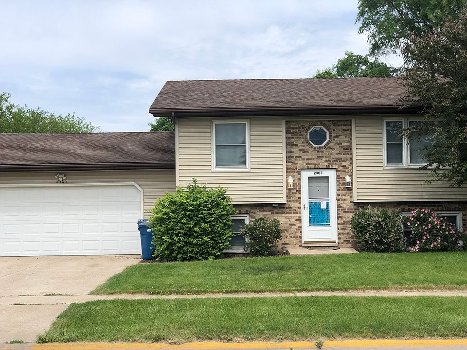 1st image of 2303 Ashland Dr