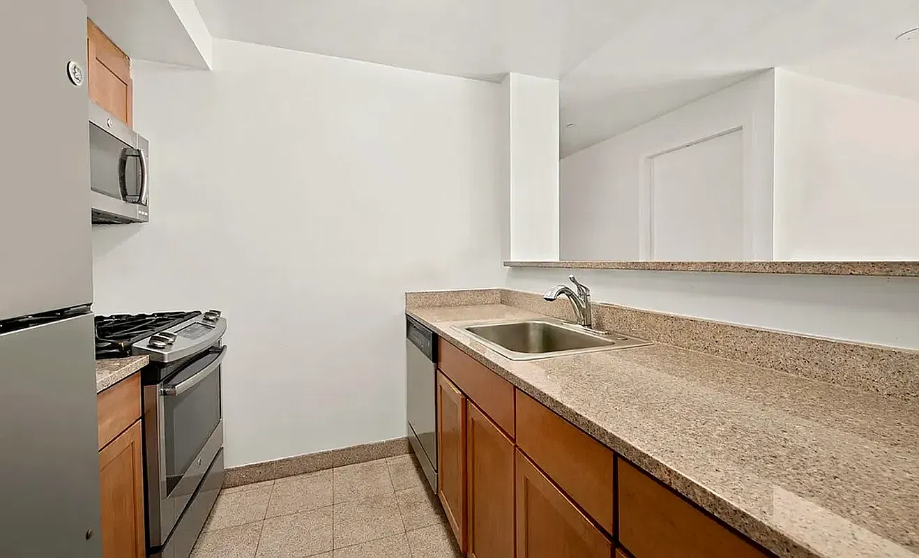 2132 2nd Avenue — Photo 3