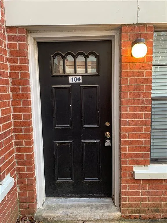 2 bed, 2.0 bath, 802 sqft, $1,750 — Photo 3