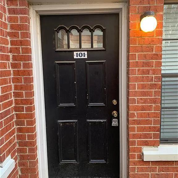 712 W 21st St #101 — Photo 3