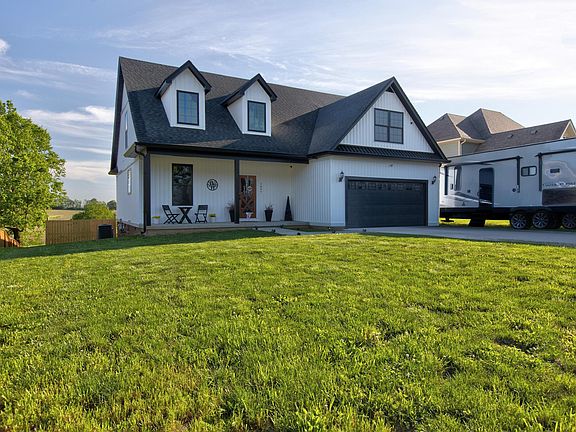 2nd image of 1097 Twin Oaks Blvd