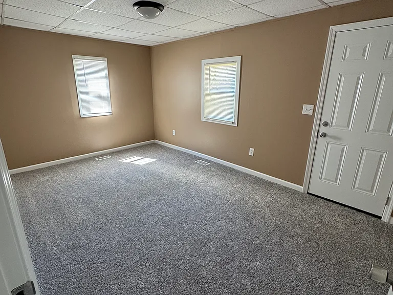 210 Santee Ave — Photo 32