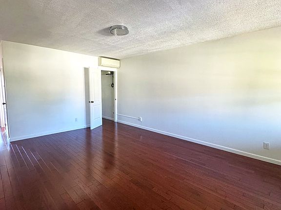 5th image of 20-35 46th St #2A