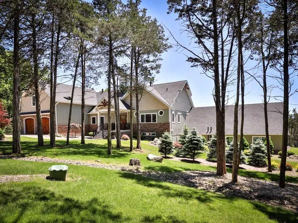 18 Stonehenge Road, Warwick, NY 10990