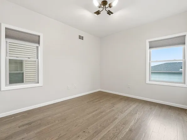 5103 Meadowview Avenue image 13 of 28