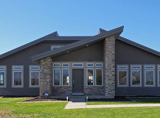 3057 W Red Sand Rd, West Haven, UT 84401