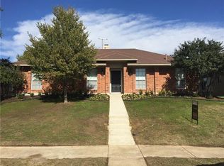 1727 Mayflower Dr, Carrollton, TX 75007