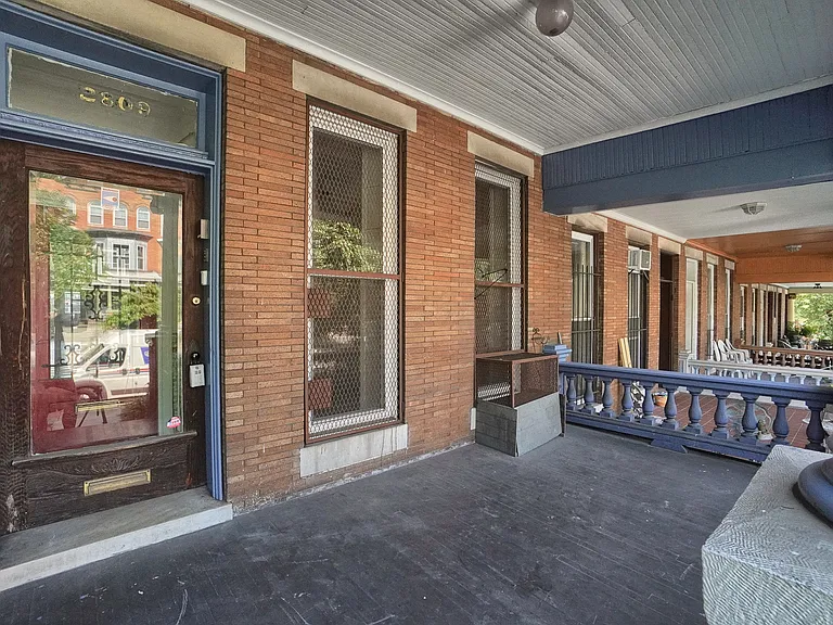 2809 N Calvert St — Photo 12
