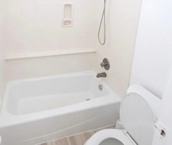 203A E Pecan St — Photo 9