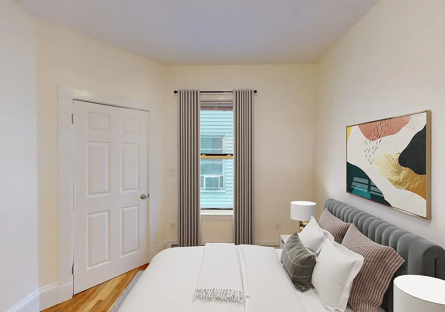 3 bed, 1000 sqft, $3,100 — Photo 2