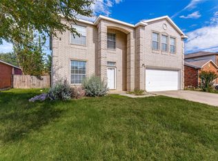 1140 Roundhouse Dr, Saginaw, TX 76131