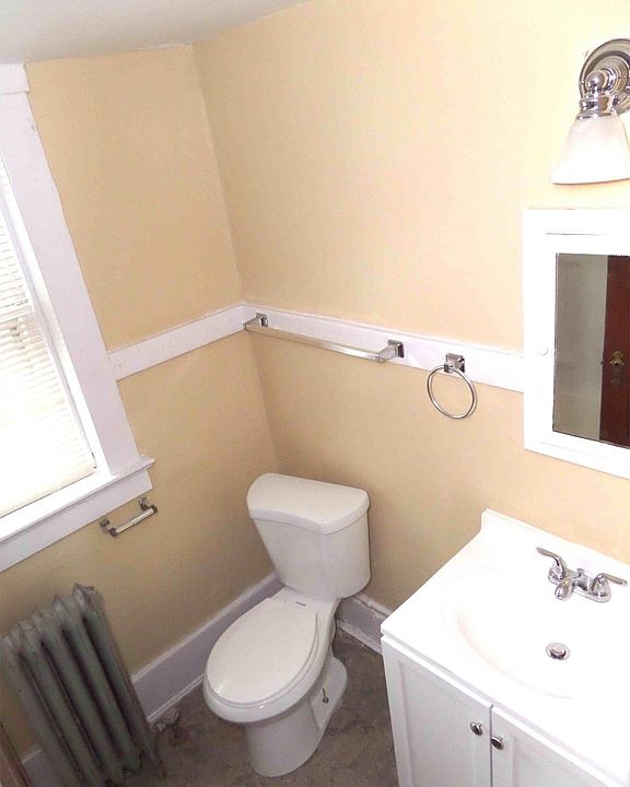 2nd image of 1099 Genesee St APT 3