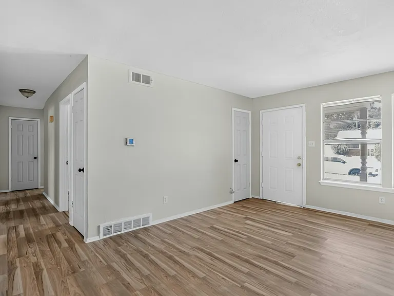1004 Lotus Ave — Photo 8