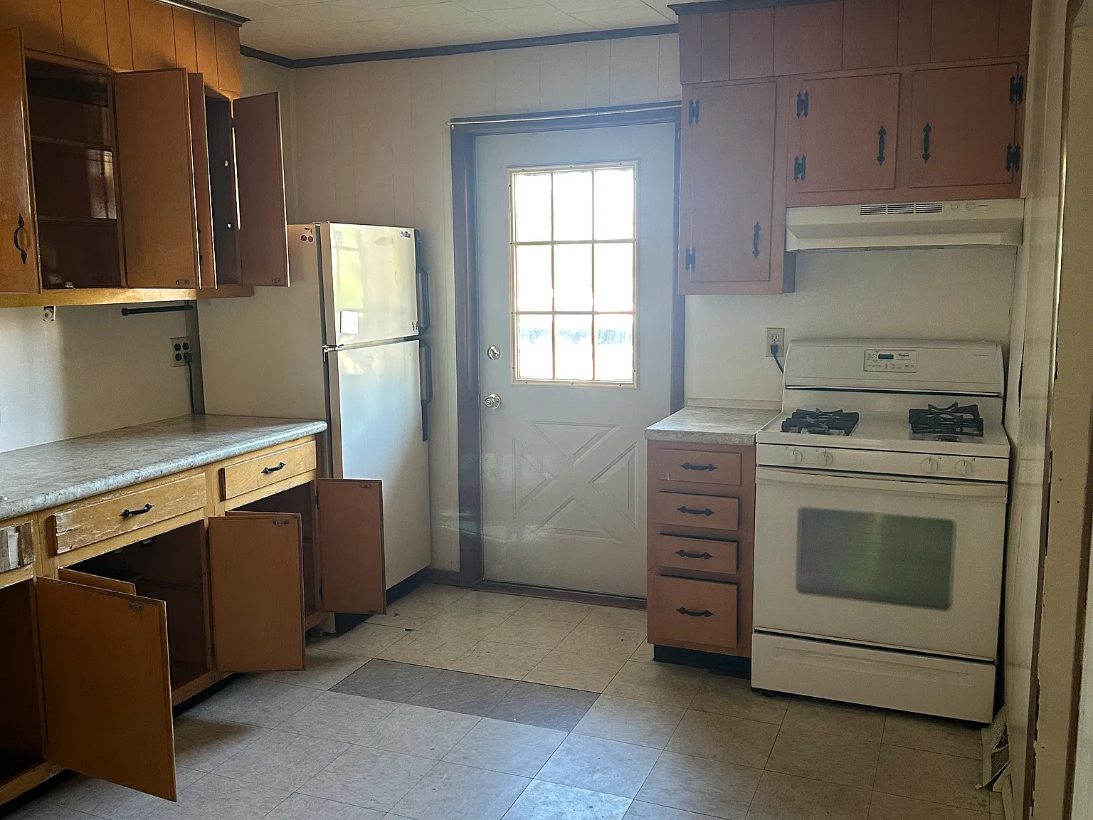 2 bed, 1.5 bath, 900 sqft, $950 — Photo 3
