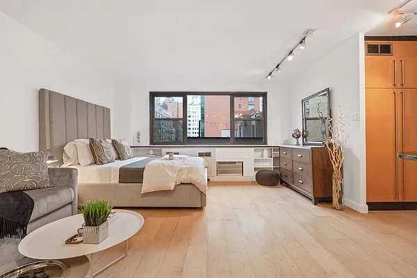 Sold by Compass | media 1