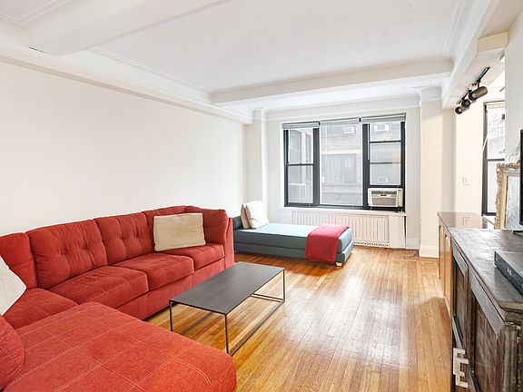 5th image of 7 Park Ave APT 11