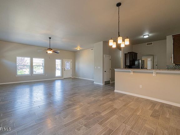 4th image of 14524 Hunters Grove Ave