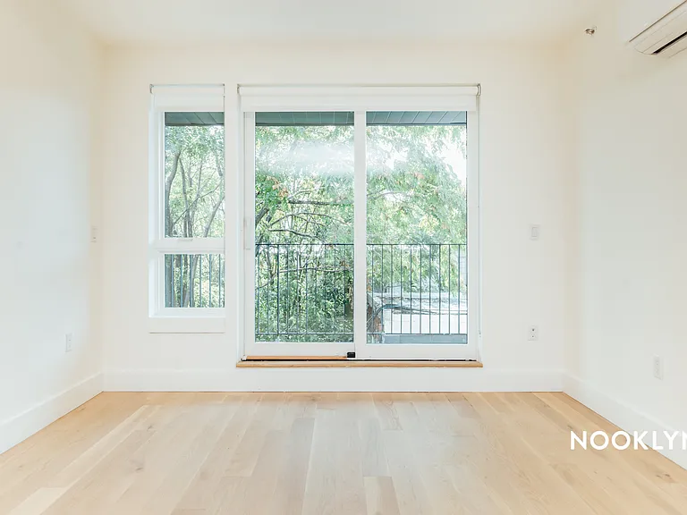 1901 10th Ave #2B — Photo 3