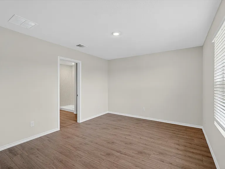 1164 Northfield Dr — Photo 12